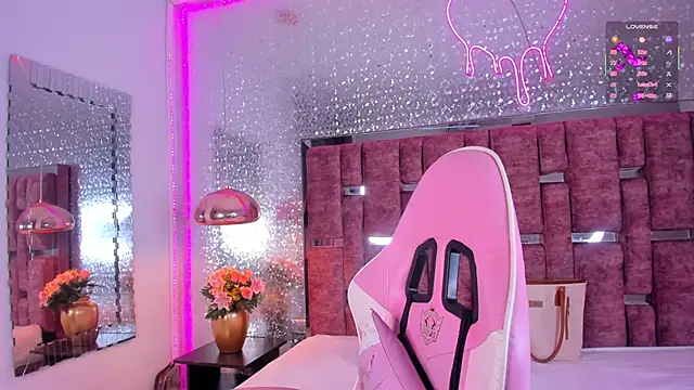 KylieVictoria online show from November 5, 2025, 4:59 am