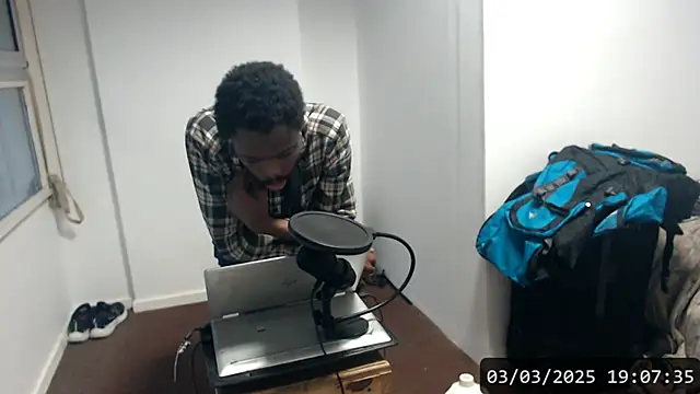 Snapshot of Mastertopdome chatting on March 3, 2025, 10:10 pm Mastertopdome online show from March 3, 2025, 10:10 pm