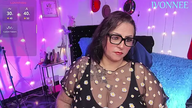 Ivonnee   online show from February 7, 2026, 10:12 am