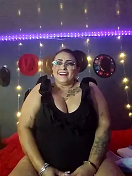 Snapshot of Ivonnee__ chatting on March 2, 2025, 8:27 am Ivonnee online show from March 2, 2025, 8:27 am