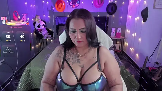 Ivonnee   online show from January 17, 2026, 10:35 pm