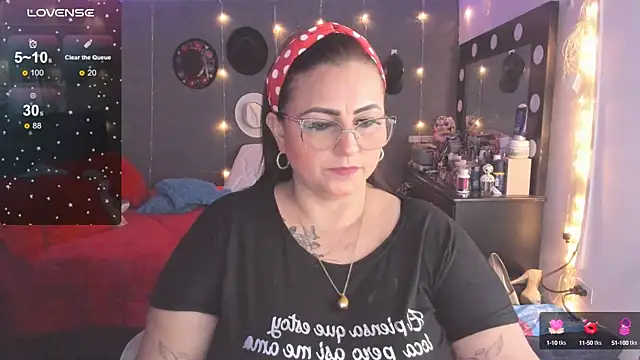 Snapshot of Ivonnee__ chatting on February 26, 2025, 3:35 am Ivonnee online show from February 26, 2025, 3:35 am