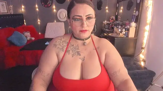 Snapshot of Ivonnee__ chatting on March 14, 2025, 4:54 am Ivonnee online show from March 14, 2025, 4:54 am