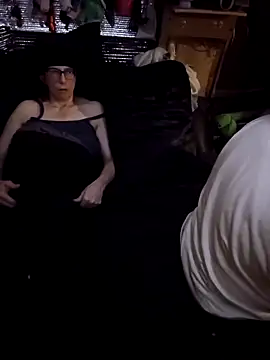 alienbunny online show from January 18, 2025, 2:03 am