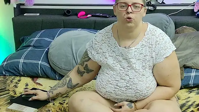 Snapshot of SunshineLexi chatting on December 22, 2025, 8:47 am SunshineLexi online show from December 22, 2025, 8:47 am