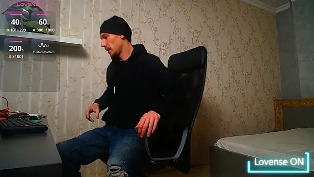 Snapshot of MateoBenjaminX chatting on November 28, 2025, 6:24 am MateoBenjaminX online show from November 28, 2025, 6:24 am