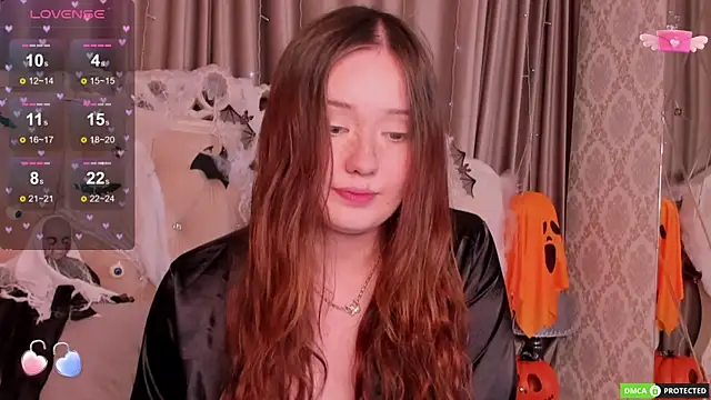 Snapshot of MiriaamWhite chatting on October 19, 2025, 4:04 am MiriaamWhite online show from October 19, 2025, 4:04 am