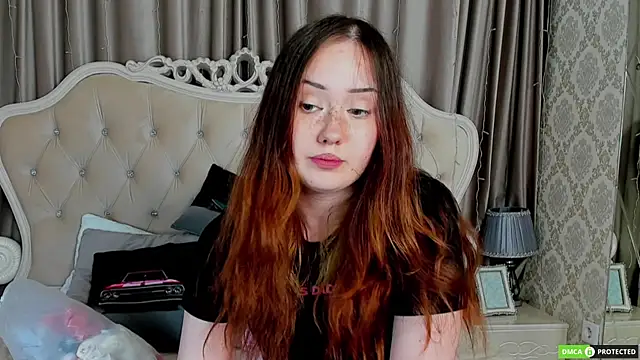 Snapshot of MiriaamWhite chatting on September 13, 2025, 9:42 am MiriaamWhite online show from September 13, 2025, 9:42 am