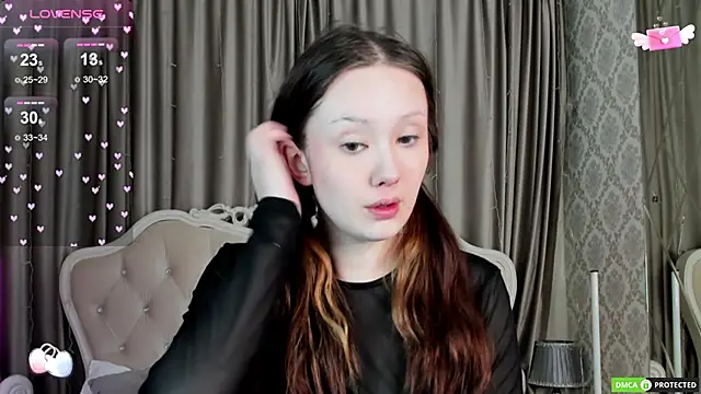 Snapshot of MiriaamWhite chatting on March 21, 2025, 3:33 am MiriaamWhite online show from March 21, 2025, 3:33 am