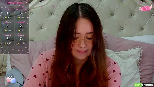 Snapshot of MiriaamWhite chatting on September 28, 2025, 3:46 am MiriaamWhite online show from September 28, 2025, 3:46 am