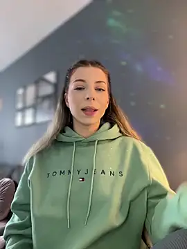 Mia Ethan online show from March 29, 2026, 9:55 am