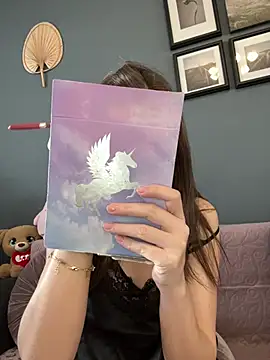 Mia Ethan online show from March 18, 2025, 5:02 am