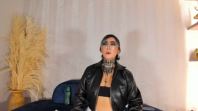 Snapshot of Alahia_Dangelo chatting on May 27, 2026, 5:42 pm Alahia Dangelo online show from May 27, 2026, 5:42 pm