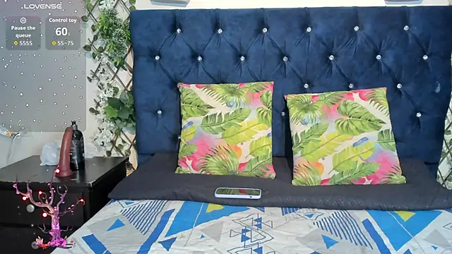  maria foxx  online show from November 18, 2025, 10:24 pm