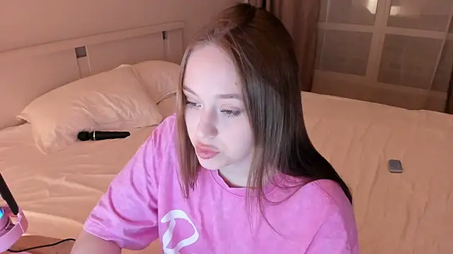 endlesssoffi online show from January 9, 2025, 1:18 am