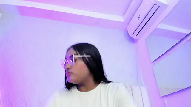 Snapshot of kayna_gomez chatting on November 5, 2025, 7:39 pm kayna gomez online show from November 5, 2025, 7:39 pm