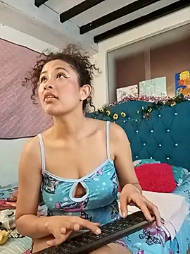 Snapshot of Milkdulce1 chatting on April 9, 2026, 1:39 pm Milkdulce1 online show from April 9, 2026, 1:39 pm