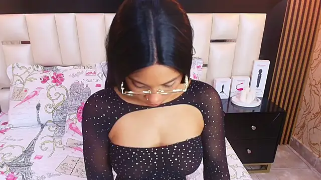 SofiaLaurents online show from October 22, 2025, 1:54 pm