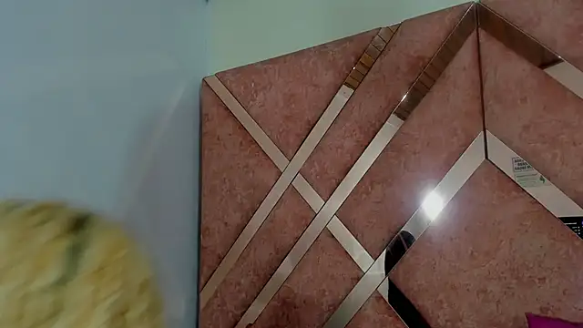 Snapshot of Zaray__ chatting on September 24, 2025, 8:26 pm Zaray online show from September 24, 2025, 8:26 pm