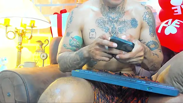 Snapshot of Dylanstonne chatting on February 9, 2025, 1:14 pm Dylanstonne online show from February 9, 2025, 1:14 pm