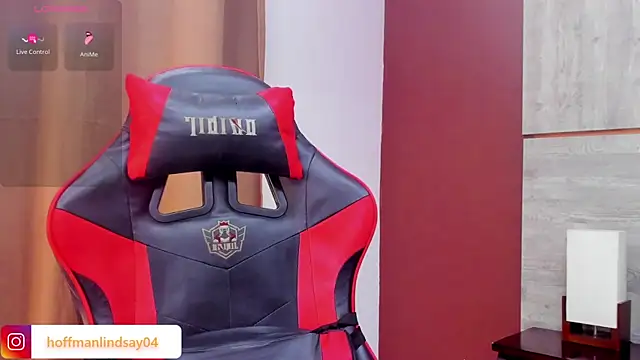 lindsayhoffman18 online show from February 8, 2025, 2:27 pm