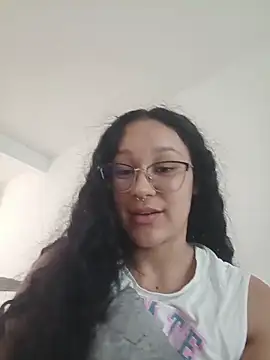 Snapshot of chunn_liioo chatting on November 17, 2025, 8:46 pm chunn liioo online show from November 17, 2025, 8:46 pm