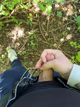 Snapshot of kareem0010 chatting on September 18, 2025, 12:19 pm kareem0010 online show from September 18, 2025, 12:19 pm