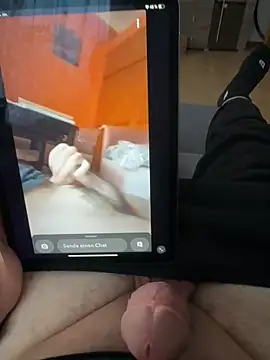 Snapshot of kareem0010 chatting on January 24, 2025, 2:51 pm kareem0010 online show from January 24, 2025, 2:51 pm