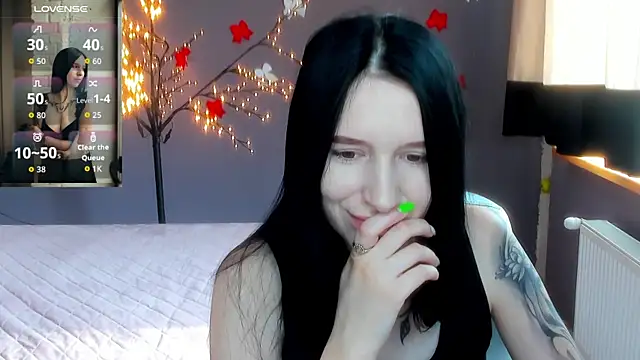 KarolinaBlacks online show from April 12, 2026, 5:33 am