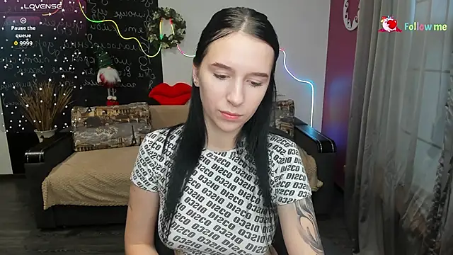 Snapshot of KarolinaBlacks chatting on January 10, 2026, 12:44 pm KarolinaBlacks online show from January 10, 2026, 12:44 pm