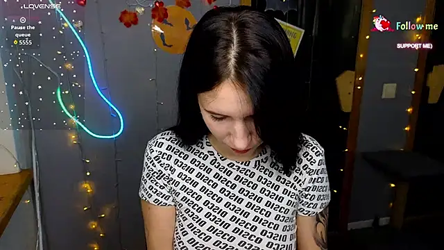 Snapshot of KarolinaBlacks chatting on October 23, 2025, 5:39 am KarolinaBlacks online show from October 23, 2025, 5:39 am