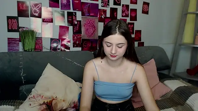 Snapshot of MilanaRoza chatting on October 3, 2025, 4:47 am MilanaRoza online show from October 3, 2025, 4:47 am