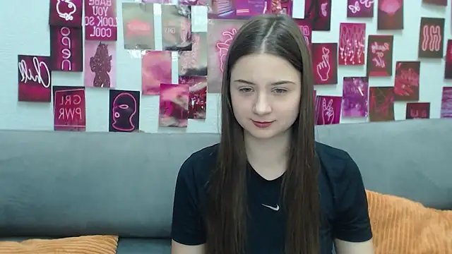Snapshot of MilanaRoza chatting on March 28, 2026, 6:14 am MilanaRoza online show from March 28, 2026, 6:14 am