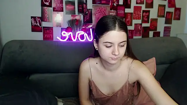 Snapshot of MilanaRoza chatting on November 14, 2025, 5:55 am MilanaRoza online show from November 14, 2025, 5:55 am