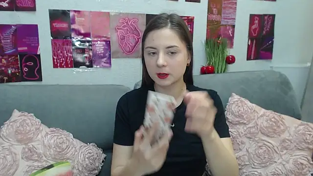 Snapshot of MilanaRoza chatting on April 26, 2026, 5:05 am MilanaRoza online show from April 26, 2026, 5:05 am
