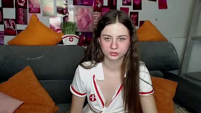 Snapshot of MilanaRoza chatting on November 1, 2025, 6:02 pm MilanaRoza online show from November 1, 2025, 6:02 pm