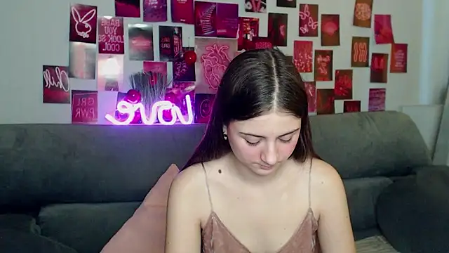 Snapshot of MilanaRoza chatting on November 16, 2025, 6:07 am MilanaRoza online show from November 16, 2025, 6:07 am