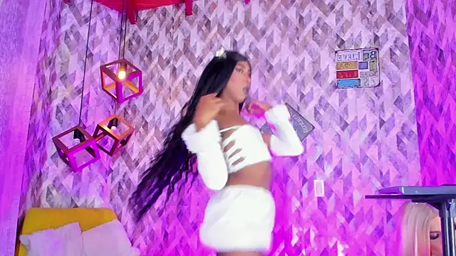 Snapshot of Bunnygirls_20 chatting on December 19, 2024, 10:56 am Bunnygirls 20 online show from December 19, 2024, 10:56 am