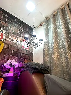 Snapshot of SashaDurante chatting on December 19, 2025, 12:07 pm SashaDurante online show from December 19, 2025, 12:07 pm