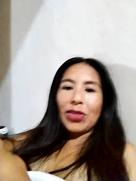 Snapshot of luzsexcita chatting on August 3, 2026, 8:11 am luzsexcita online show from August 3, 2026, 8:11 am