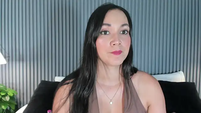 Snapshot of JessicaMilan chatting on December 17, 2025, 10:48 pm JessicaMilan online show from December 17, 2025, 10:48 pm