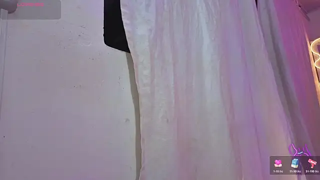 Laylafoxy tay online show from November 24, 2025, 3:28 am