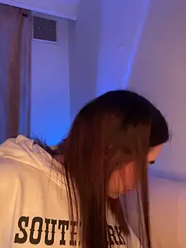 Snapshot of Im_Valen_Cute chatting on October 26, 2025, 12:44 am Im Valen Cute online show from October 26, 2025, 12:44 am