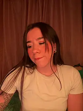Snapshot of Im_Valen_Cute chatting on July 19, 2026, 2:09 am Im Valen Cute online show from July 19, 2026, 2:09 am