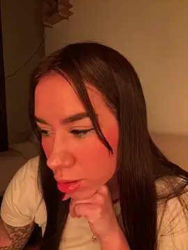 Snapshot of Im_Valen_Cute chatting on June 26, 2026, 3:23 am Im Valen Cute online show from June 26, 2026, 3:23 am