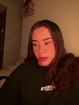 Im Valen Cute online show from February 4, 2026, 11:22 pm