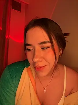 Snapshot of Im_Valen_Cute chatting on October 31, 2025, 2:41 am Im Valen Cute online show from October 31, 2025, 2:41 am