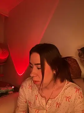 Snapshot of Im_Valen_Cute chatting on November 26, 2025, 2:44 am Im Valen Cute online show from November 26, 2025, 2:44 am