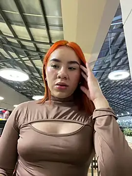 Snapshot of Im_Valen_Cute chatting on February 25, 2025, 12:47 am Im Valen Cute online show from February 25, 2025, 12:47 am