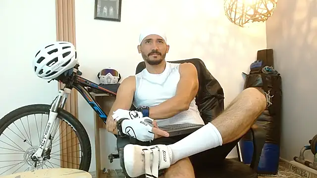Snapshot of Reiko_85_ chatting on September 18, 2025, 2:31 pm Reiko 85 online show from September 18, 2025, 2:31 pm